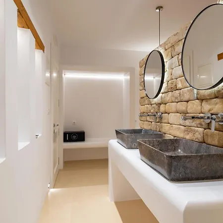 Utopia Suites By Anna Platanou