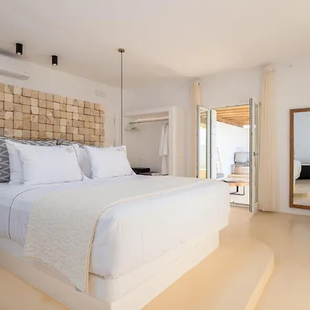 Utopia Suites By Anna Platanou